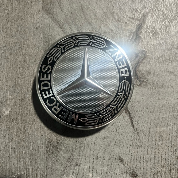 Set of 4 Brand New Mercedes Benz Center Caps Chrome/Black - Picture 3 of 3